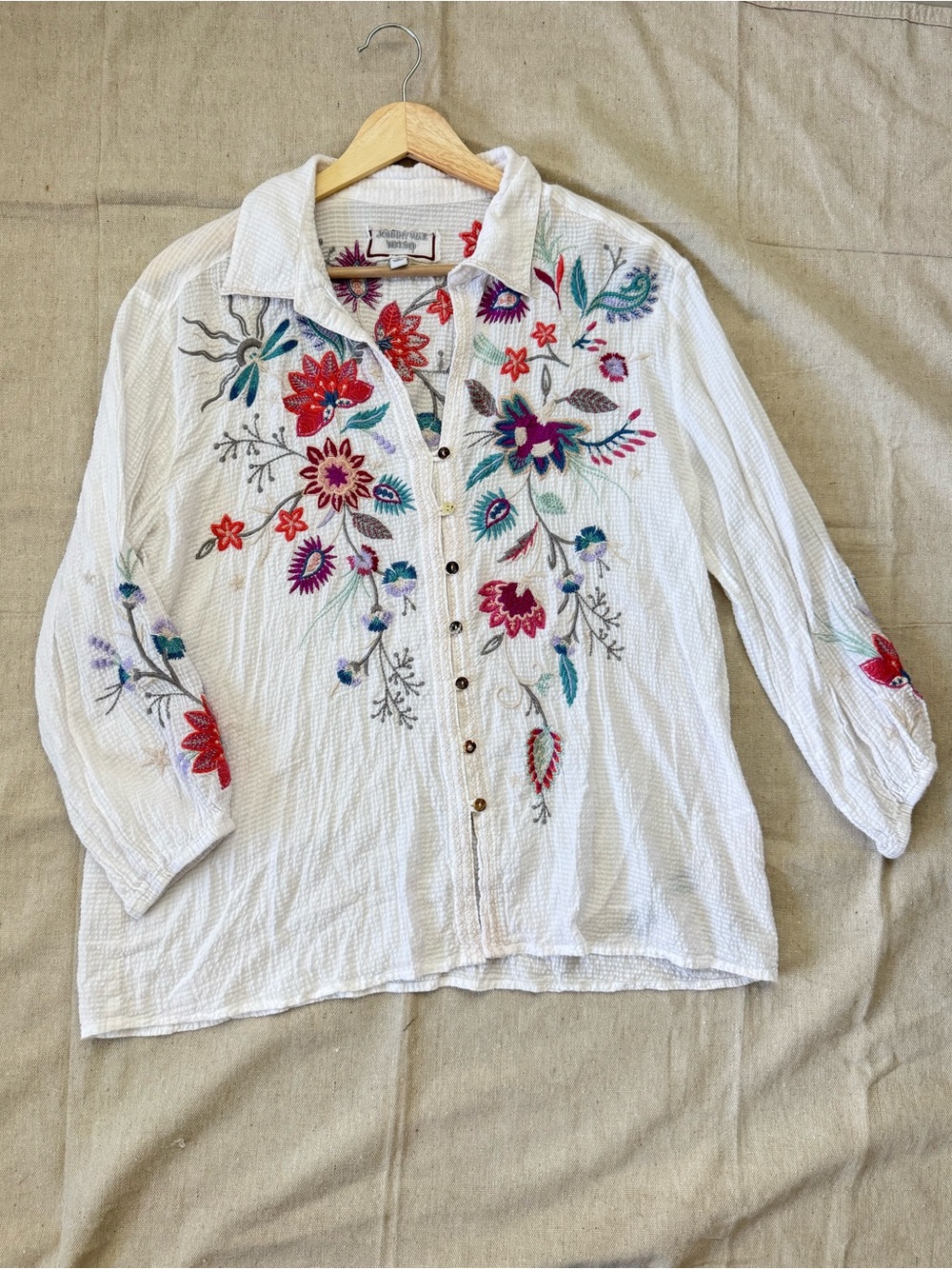 Johnny Was Workshop Embroidered Floral Shirt Size S White Boho Button Front - Picture 1 of 9